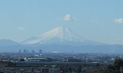西側個室の窓から見た富士山